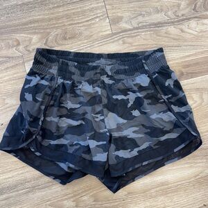 Athleta pacer Shorts size small